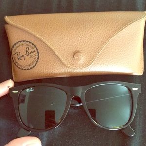Ray-Ban tortoise shell sunglasses 🕶